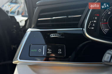 Внедорожник / Кроссовер Audi Q8 2020 в 
