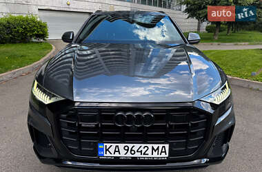 Внедорожник / Кроссовер Audi Q8 2021 в 