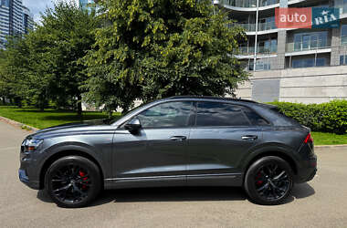 Внедорожник / Кроссовер Audi Q8 2021 в 