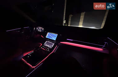 Внедорожник / Кроссовер Audi Q8 2022 в 