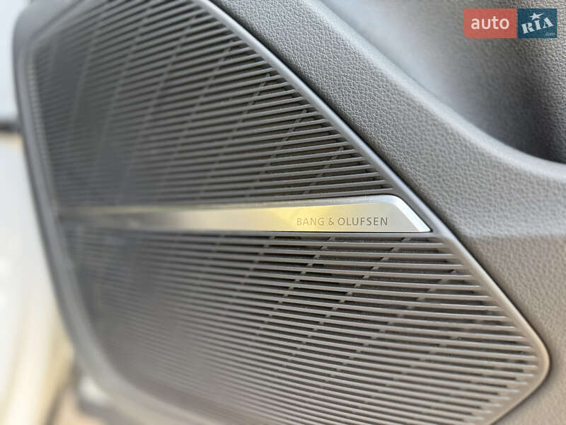 Внедорожник / Кроссовер Audi Q8 2018 в Киеве