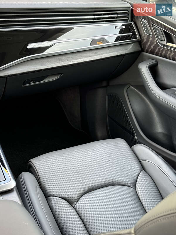 Внедорожник / Кроссовер Audi Q8 2023 в Львове