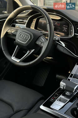 Внедорожник / Кроссовер Audi Q8 2023 в 