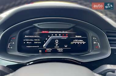 Внедорожник / Кроссовер Audi Q8 2023 в 
