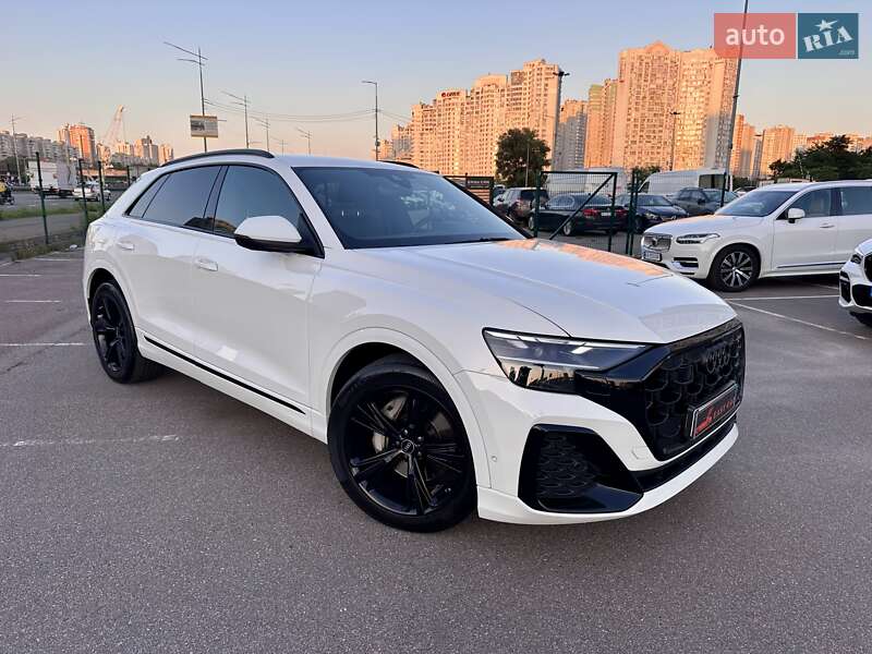 Внедорожник / Кроссовер Audi Q8 2023 в Киеве