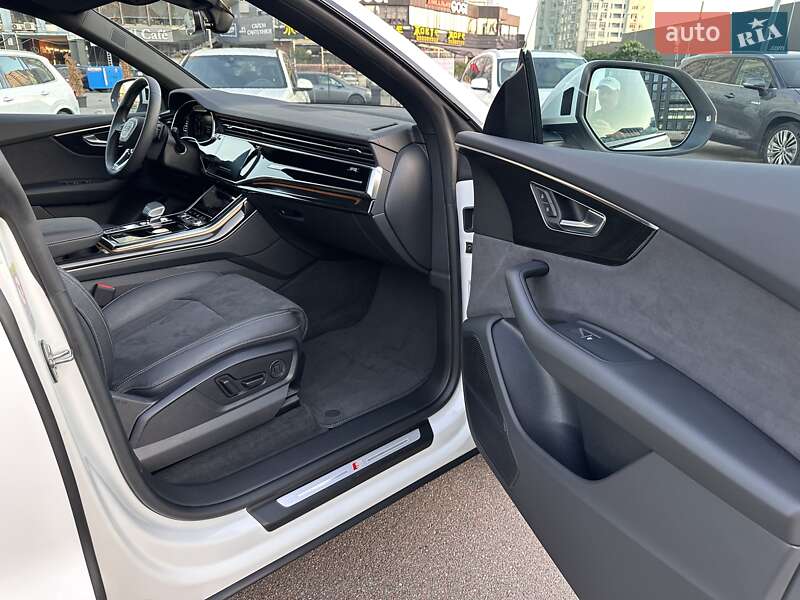 Внедорожник / Кроссовер Audi Q8 2023 в Киеве