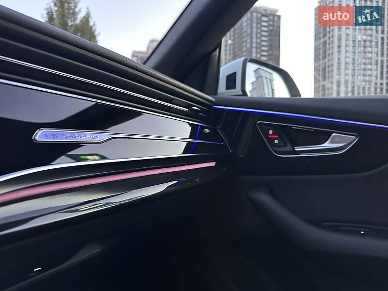 Внедорожник / Кроссовер Audi Q8 2023 в Киеве