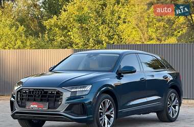 Внедорожник / Кроссовер Audi Q8 2021 в 