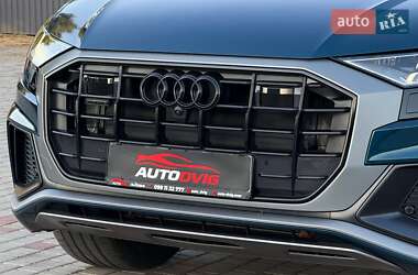 Внедорожник / Кроссовер Audi Q8 2021 в 