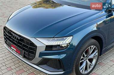 Внедорожник / Кроссовер Audi Q8 2021 в 