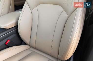 Внедорожник / Кроссовер Audi Q8 2021 в 