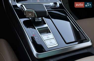 Внедорожник / Кроссовер Audi Q8 2021 в 