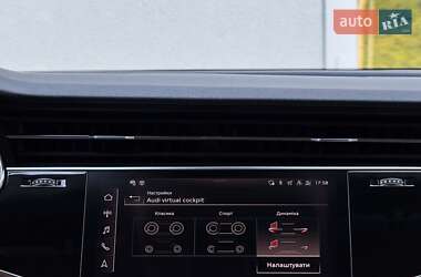 Внедорожник / Кроссовер Audi Q8 2021 в 
