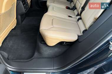 Внедорожник / Кроссовер Audi Q8 2021 в 
