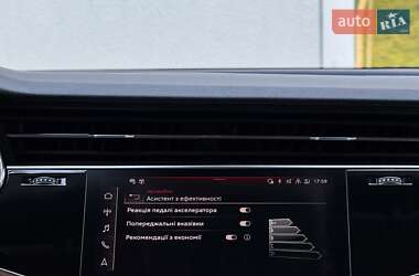 Внедорожник / Кроссовер Audi Q8 2021 в 