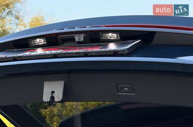 Внедорожник / Кроссовер Audi Q8 2021 в 