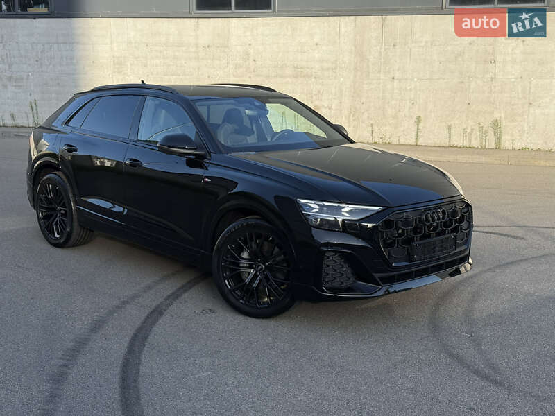 Внедорожник / Кроссовер Audi Q8 2025 в Киеве