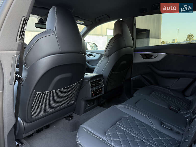 Внедорожник / Кроссовер Audi Q8 2025 в Киеве
