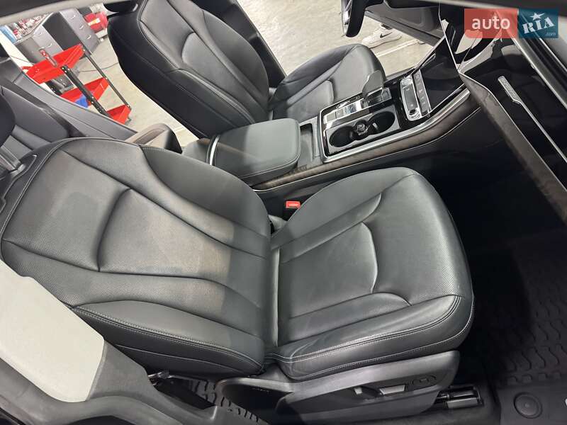 Внедорожник / Кроссовер Audi Q8 2020 в Львове