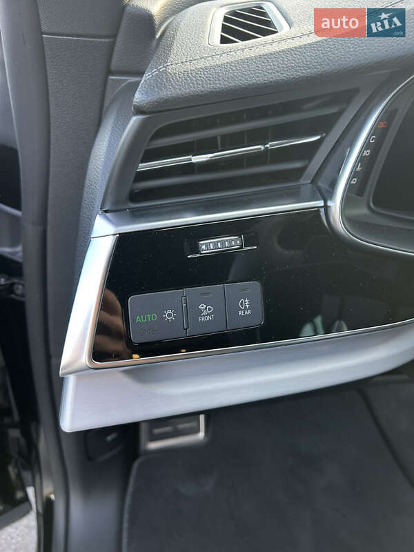 Позашляховик / Кросовер Audi Q8 2023 в Дніпрі