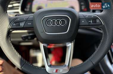 Внедорожник / Кроссовер Audi Q8 2023 в 