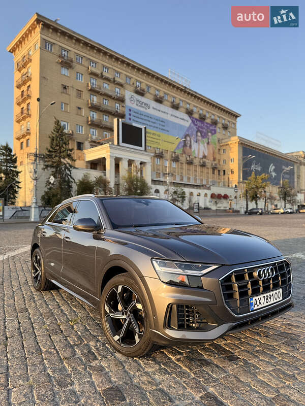 Внедорожник / Кроссовер Audi Q8 2019 в 
