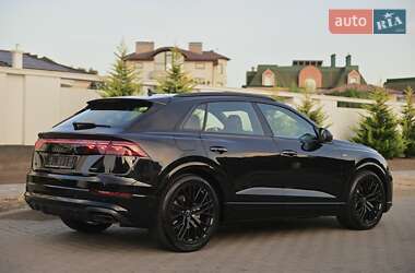Внедорожник / Кроссовер Audi Q8 2025 в 