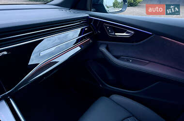 Внедорожник / Кроссовер Audi Q8 2025 в 