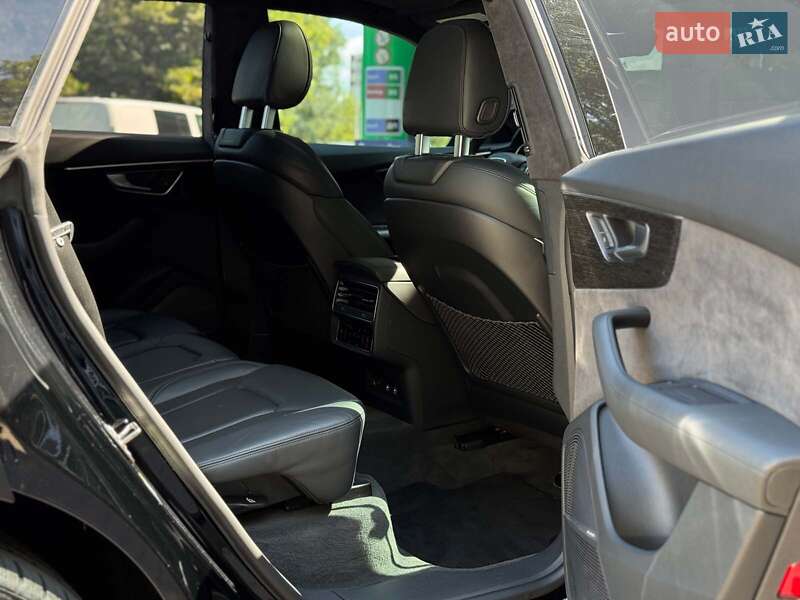 Позашляховик / Кросовер Audi Q8 2019 в Києві