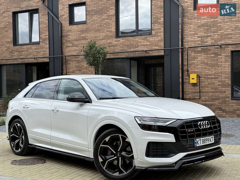 Внедорожник / Кроссовер Audi Q8 2018 в 