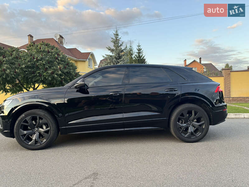 Внедорожник / Кроссовер Audi Q8 2020 в Киеве