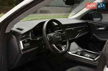 Внедорожник / Кроссовер Audi Q8 2020 в 