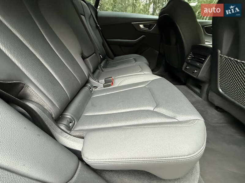 Внедорожник / Кроссовер Audi Q8 2020 в Тернополе