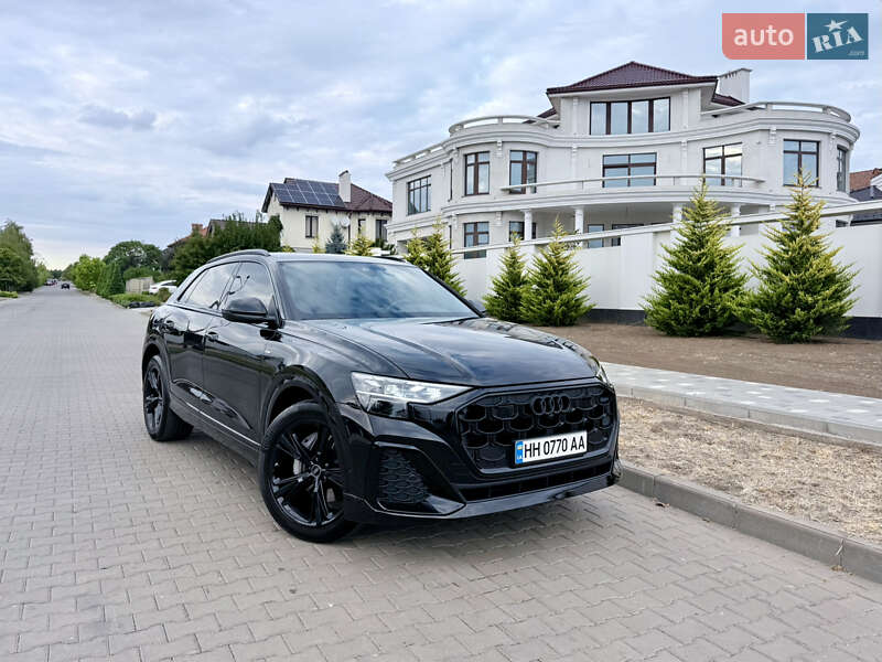Внедорожник / Кроссовер Audi Q8 2025 в 