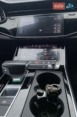Внедорожник / Кроссовер Audi Q8 2018 в 