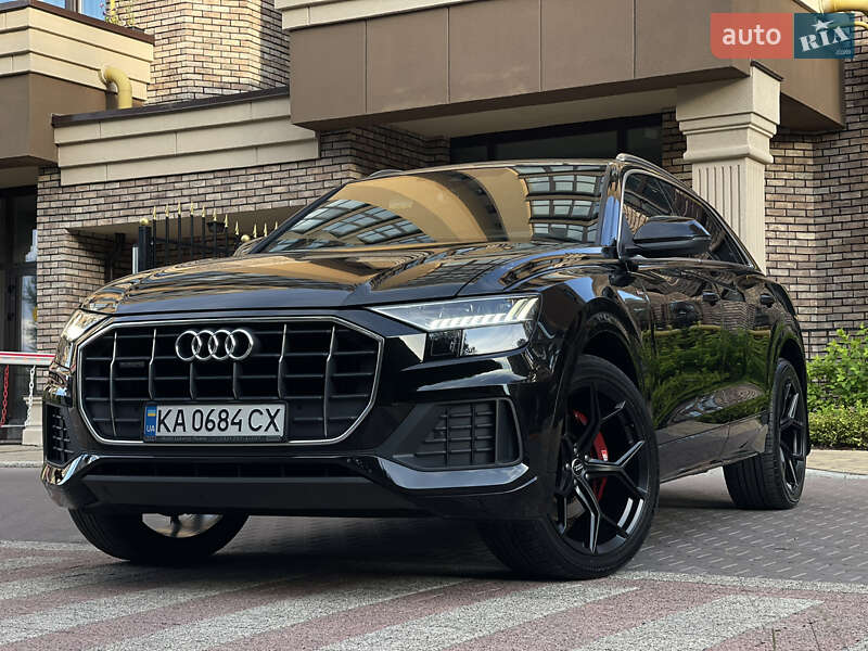 Внедорожник / Кроссовер Audi Q8 2021 в Киеве