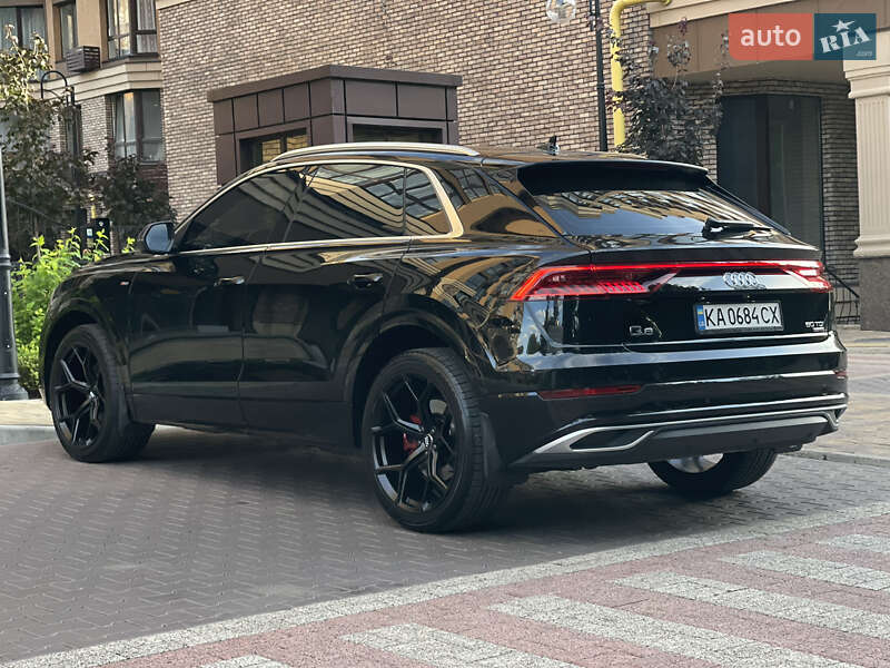 Внедорожник / Кроссовер Audi Q8 2021 в Киеве