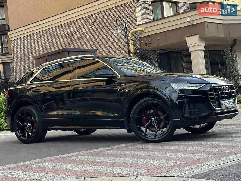 Внедорожник / Кроссовер Audi Q8 2021 в Киеве