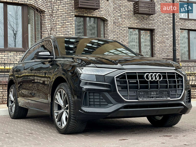 Внедорожник / Кроссовер Audi Q8 2021 в Киеве