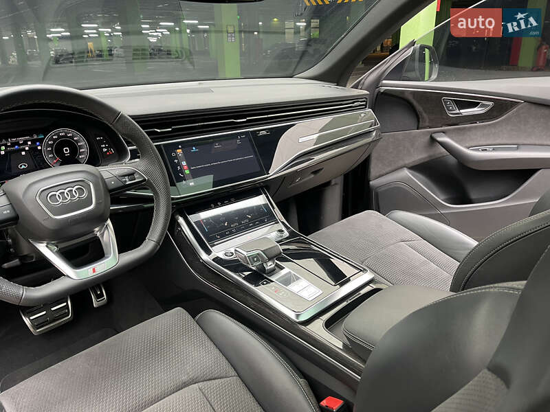 Внедорожник / Кроссовер Audi Q8 2021 в Киеве