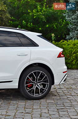 Позашляховик / Кросовер Audi Q8 2023 в  фото 18 Позашляховик / Кросовер Audi Q8 2023 в