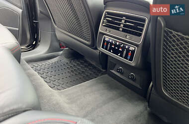 Внедорожник / Кроссовер Audi Q8 2024 в 