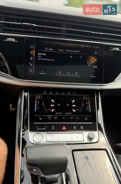Внедорожник / Кроссовер Audi Q8 2019 в 