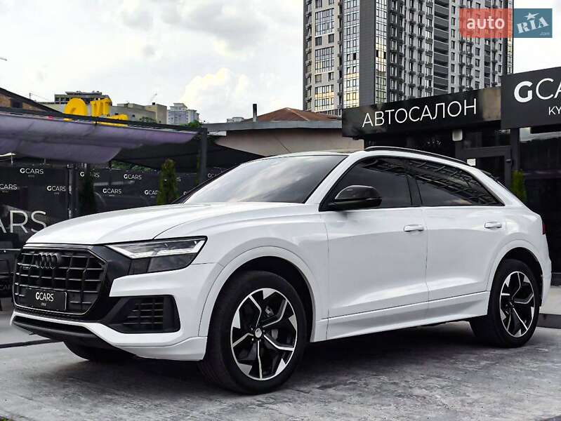Внедорожник / Кроссовер Audi Q8 2019 в 