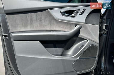 Внедорожник / Кроссовер Audi Q8 2024 в 