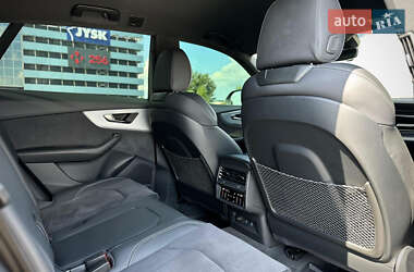 Внедорожник / Кроссовер Audi Q8 2024 в 