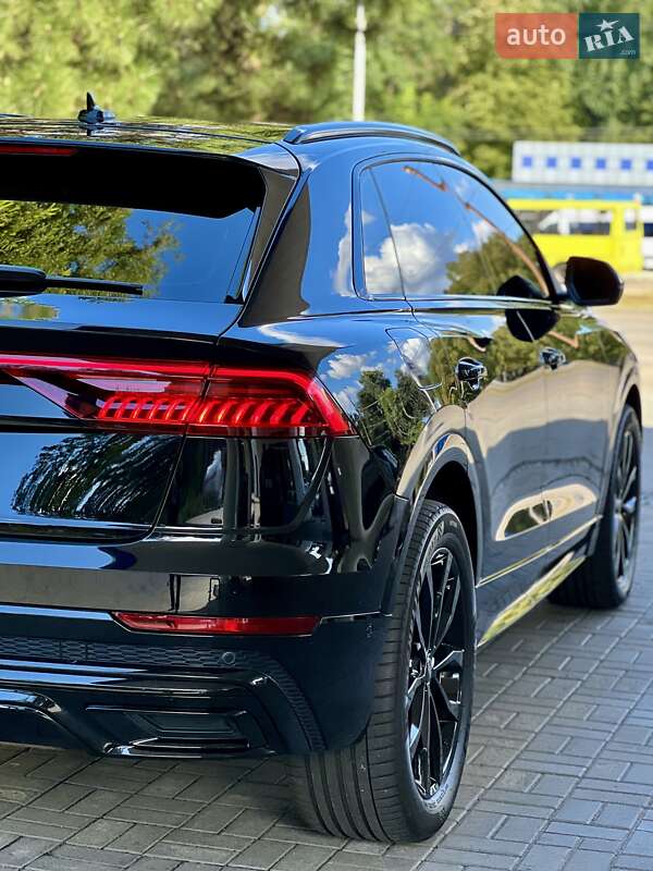 Внедорожник / Кроссовер Audi Q8 2021 в Днепре