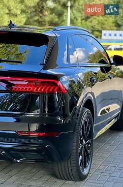 Внедорожник / Кроссовер Audi Q8 2021 в 