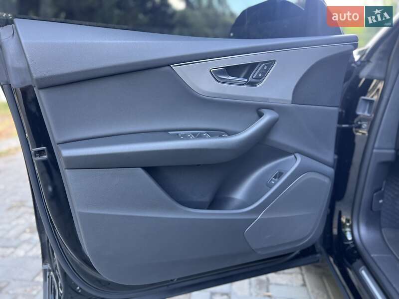 Внедорожник / Кроссовер Audi Q8 2021 в Днепре