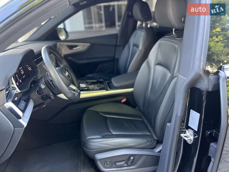 Внедорожник / Кроссовер Audi Q8 2021 в Днепре